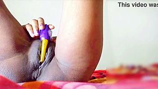 Indian aunty waits for hot encounter