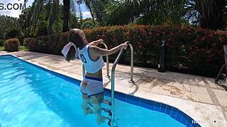Lola Bunnies Yessica Bunny Pool Outdoors Slow Release
