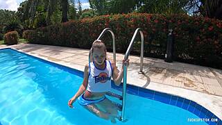 Lola Bunnies Yessica Bunny Pool Outdoors Slow Release