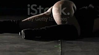 she twerks her sexy dance for you