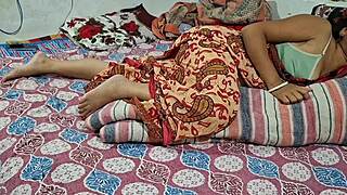 village bhabhi does fast chudai on hairy pussy