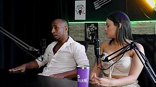 Veja a entrevista safada e cheia de putaria com maria bittencourt e negro top