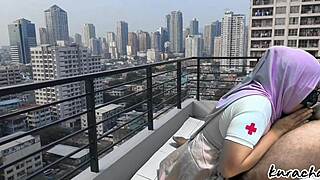 พยาบาลฮิญาบ หนีงานไปดูดควยกลางแจ้ง