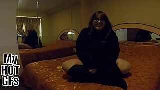me follo a una hermosa chubby llamada mimi