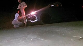 Motorista de aplicativo fode duas passageiras na estrada